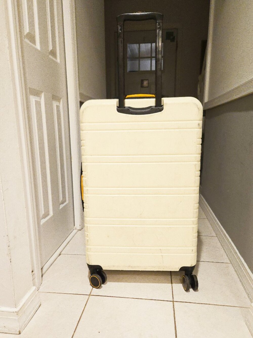 Lucas 31" Large Hardside Spinner Checked Luggage Suitcase – Cream/Off-White